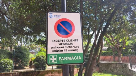 Taradell - L’Ajuntament de Taradell habilitarà aparcaments de curta durada per facilitar la compra a les farmàcies