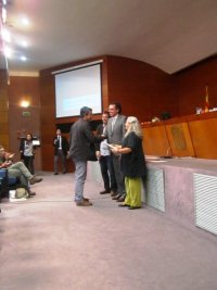 Fotografia entrega diploma reconeixement ARC