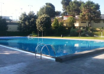 Les persones vulnerables poden anar gratis a la piscina del Parc d'Esports durant l'onada de calor