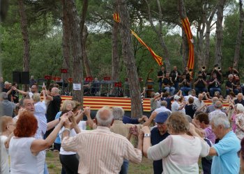 FOTOS. Molta participació al 77è Aplec de la Sardana de Taradell FOTOS. Molta participació al 77è Aplec de la Sardana de Taradell