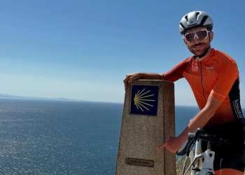 Bernat Casassas completa un repte solidari: del Cap de Creus a Finisterre amb bicicleta Bernat Casassas completa un repte solidari: del Cap de Creus a Finisterre amb bicicleta