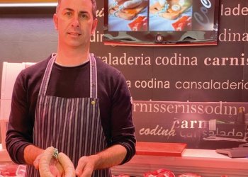 Can Codina rep el premi a la tercera millor botifarra d'ou singular de Catalunya