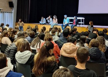 ''Camps de maduixes'', una obra de teatre per prevenir riscos entre el jovent 