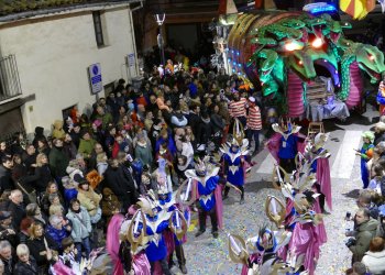 FOTOS i VÍDEOS. Carnaval multitudinari a Taradell, amb nova victòria dels Troneres