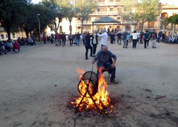 FOTOS. Tornen les sardanes i les castanyes FOTOS. Tornen les sardanes i les castanyes