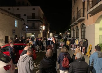 FOTOS i VÍDEOS. Torna la protesta per reclamar la llibertat dels presos polítics davant de l'Ajuntament