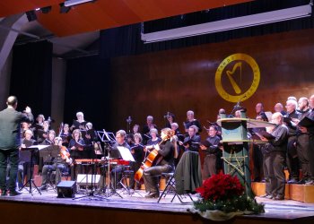 FOTOS: Concert de Nadal de la Coral l'Arpa de Taradell i La Violeta de Centelles