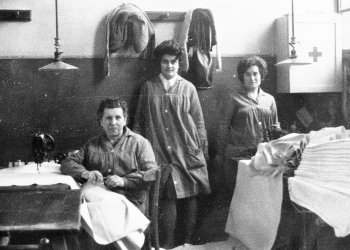 Nous tallers de fotografia històrica sobre les treballadores del tèxtil