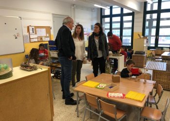 El conseller Bargalló s'interessa pel projecte educatiu de Les Pinediques