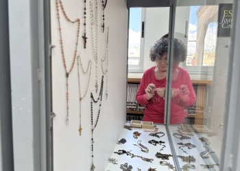 Més de 200 rosaris, protagonistes d’una exposició a la Biblioteca