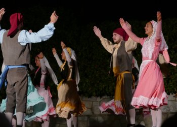 Tot a punt per l’arrossada popular i la Festa del Soci de l'Esbart Sant Genís