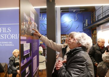 FOTOS. Una exposició reconeix les dones del tèxtil a Taradell