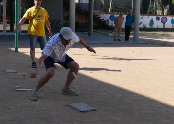 FOTOS. Joc de Bèlit, inflables i caminada teatralitzada 'Paper i pergamí'