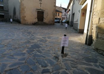 Prohibit aparcar a la plaça de Santa Llúcia