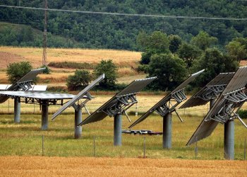 Taradell no donarà llicències urbanístiques d’instal·lacions d’energia solar i eòlica