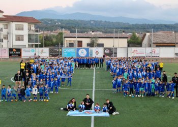 La UD Taradell treu múscul amb la presentació d’equips i estrena un nou himne La UD Taradell treu múscul amb la presentació d’equips i estrena un nou himne