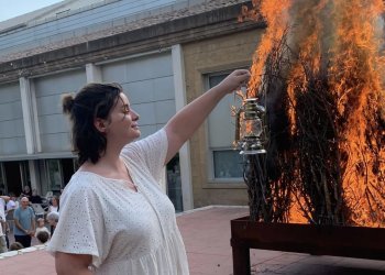 FOTOS I VÍDEOS. La prerevetlla de Sant Joan i l'arribada de la Flama del Canigó, un èxit FOTOS I VÍDEOS. La prerevetlla de Sant Joan i l'arribada de la Flama del Canigó, un èxit