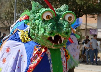 FOTOS: Taradell surt al carrer per celebrar Sant Jordi