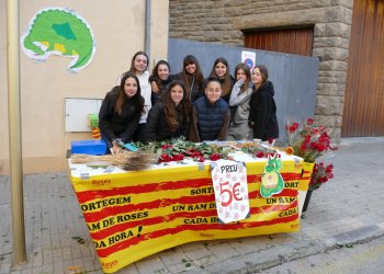 <strong>FOTOS</strong> | Un Sant Jordi multitudinari espanta la pluja