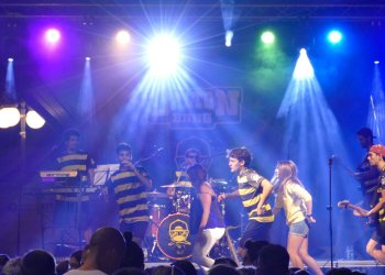 Unes 500 persones al sopar de pagès i al concert dels Dalton Bang Unes 500 persones al sopar de pagès i al concert dels Dalton Bang