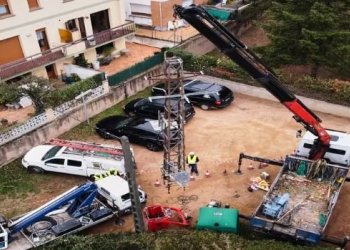 Estabanell desmunta els 8 suports de línies elèctriques que travessaven la Font Gran Estabanell desmunta els 8 suports de línies elèctriques que travessaven la Font Gran