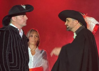 FOTOS i VÍDEOS. En Toca‑Sons s’escapoleix de la forca gràcies a la infilitració bandolera FOTOS i VÍDEOS. En Toca‑Sons s’escapoleix de la forca gràcies a la infilitració bandolera