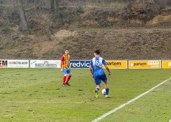 El Taradell assalta el camp del líder, remunta al Tona B i recupera el primer lloc
