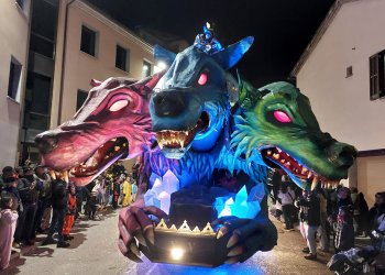 Els Troneres pugen al podi a Centelles: tercers en comparses, segons ens carrosses i un premi popular Els Troneres pugen al podi a Centelles: tercers en comparses, segons ens carrosses i un premi popular