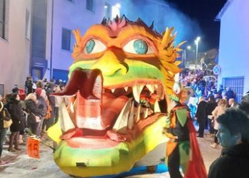 Els Troneres, primers al Carnaval de Centelles