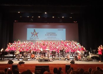 46 alumnes de Les Pinediques participen a la Cantània dedicada a Joan Brossa