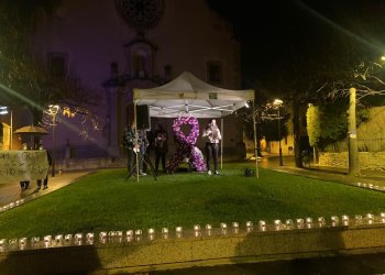 Unes 60 persones assisteixen a l'acte del 25-N a Taradell