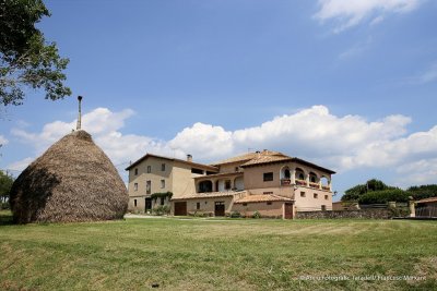 Presentació del llibre 'L'escola El Colomer i Josefa Lleopart. Història d'una escola i d'una mestra rural a Taradell. 1942-1959' Presentació del llibre 'L'escola El Colomer i Josefa Lleopart. Història d'una escola i d'una mestra rural a Taradell. 1942-1959'