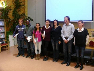 Quatre alumnes de l'INS Taradell presenten els seus treballs de recerca Quatre alumnes de l'INS Taradell presenten els seus treballs de recerca