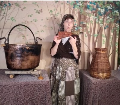 'Contes que fan bullir el calder de la iaia Maria' amb Eva González a l'Hora del Conte d'octubre 'Contes que fan bullir el calder de la iaia Maria' amb Eva González a l'Hora del Conte d'octubre
