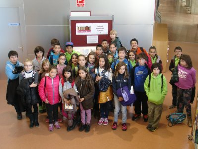 El Zer Guilleries visita la Biblioteca per conèixer el fons especial de bandolerisme El Zer Guilleries visita la Biblioteca per conèixer el fons especial de bandolerisme