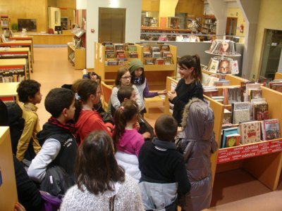 Alumnes d'El Puntal visiten la Biblioteca