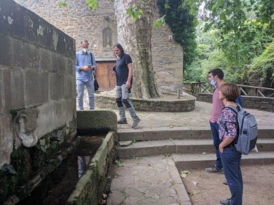 Miquel Sellés (tècnic municipal), Pep Domènech Subirana (artesà), Joan Canó (Regidor de Sostenibilitat i Urbanisme) i Míriam Martínez (Regidora de Cultura i Patrimoni)