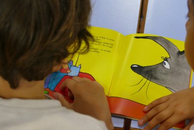 Taradell - Vols ajudar un infant a millorar la seva lectura?