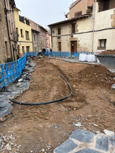 Taradell - L'Ajuntament millora el paviment de la plaça Santa Llúcia