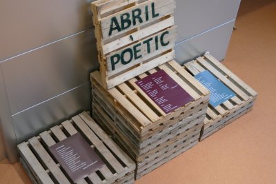 Inspira't, escriu i participa a l'Abril Poètic