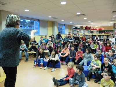  'Paraules que tenen màgia' a l’Hora del conte del mes d’abril