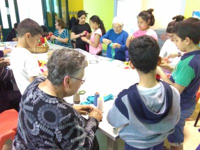 Taller intergeneracional roses Taradell (2)