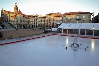 Taradell vol seguir els passos de Manlleu i instal·larà una pista de gel (Foto: EL 9 NOU)