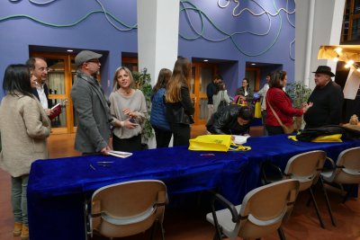 Taradell Negre 2023 signatura de llibres (20)