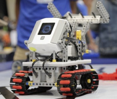 Crea un invent de Leonardo amb Lego Wedo a la Biblioteca Crea un invent de Leonardo amb Lego Wedo a la Biblioteca