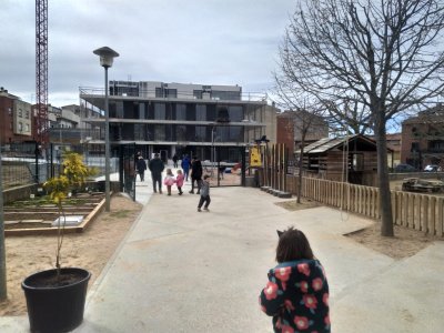 Ja es pot accedir al centre d'infantil de Les Pinediques des del Passatge de l'Escola