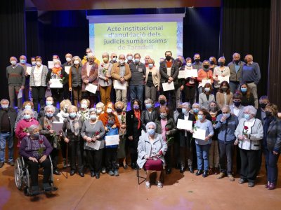 Els familiars dels represaliats en judicis sumaríssims del franquisme en reben la nul·litat a Taradell Els familiars dels represaliats en judicis sumaríssims del franquisme en reben la nul·litat a Taradell