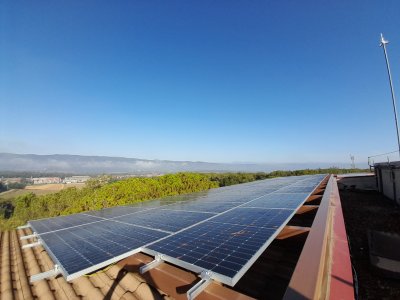 L’Escola Les Pinediques ja disposa d’una instal·lació d’autoconsum fotovoltaic