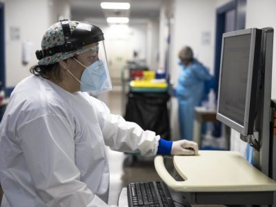 Els hospitals del Consorci Hospitalari de Vic restringeixen les visites als pacients ingressats Els hospitals del Consorci Hospitalari de Vic restringeixen les visites als pacients ingressats