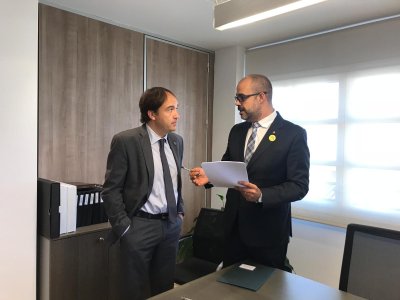 Miquel Buch visita Taradell per firmar el conveni de la Xarxa Rescat que utilitza la Guàrdia Municipal